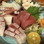 沖縄の海の恵み！新鮮刺身盛り合わせを堪能